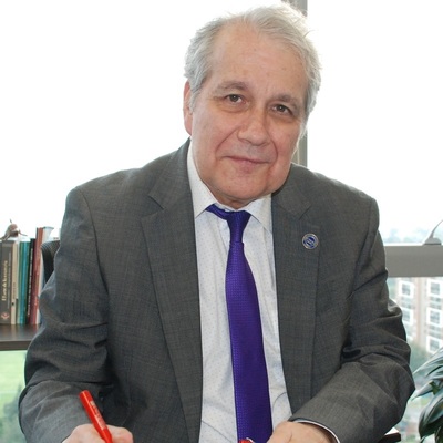 Dr. José William Cornejo